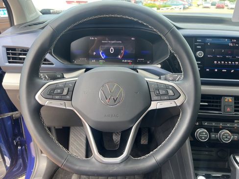 Used 2024 Volkswagen Taos SE image 14