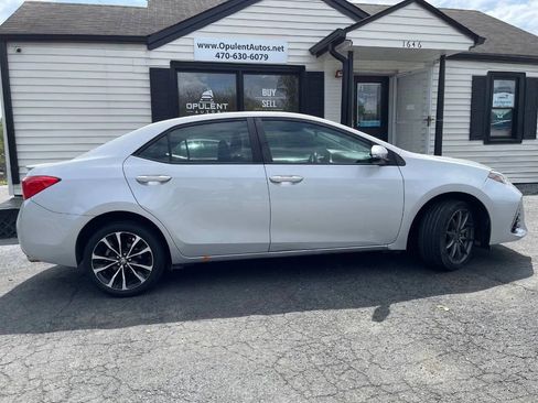 Used 2017 Toyota Corolla SE w/ Carpet Mat Package (TMS) FWD image 11