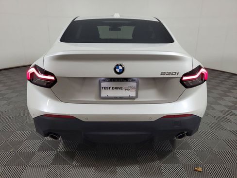 Used 2024 BMW 230i Coupe w/ Convenience Package RWD image 5