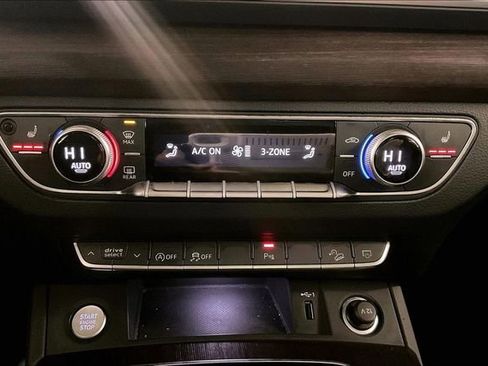 Used 2024 Audi Q5 2.0T Premium image 32