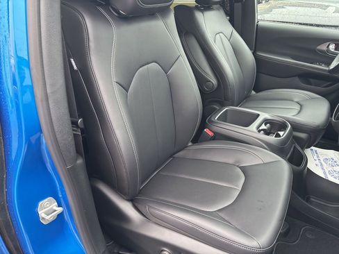 New 2026 Chrysler Pacifica Select image 51
