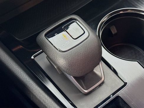 Used 2023 Nissan Rogue SV image 18