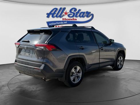Used 2022 Toyota RAV4 XLE AWD/4WD image 5