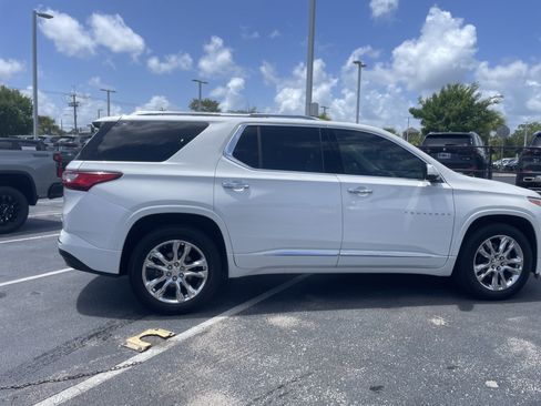 Used 2020 Chevrolet Traverse High Country FWD image 11
