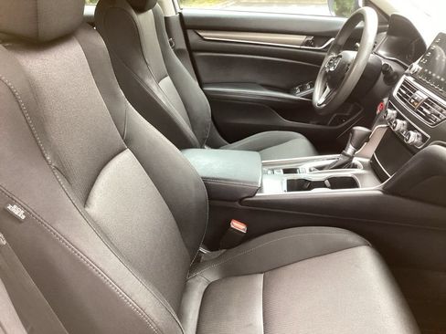 Used 2018 Honda Accord LX image 3