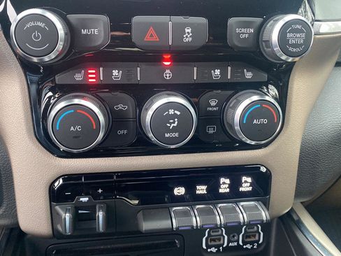 Used 2019 RAM 2500 Laramie image 13