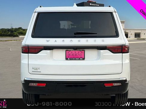Used 2023 Jeep Wagoneer 4WD image 4