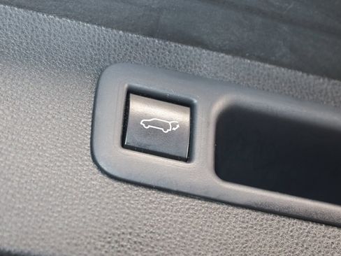 Used 2022 Toyota Highlander XSE image 53