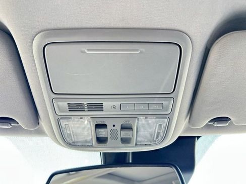 Used 2017 Honda Pilot Touring image 46