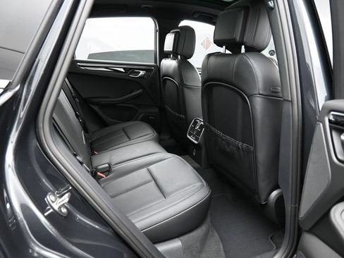 Certified 2026 Porsche Macan AWD/4WD image 28