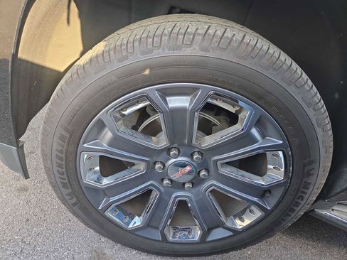 Used 2020 GMC Yukon SLT image 8