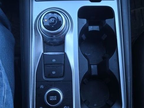 Used 2020 Ford Explorer XLT image 25