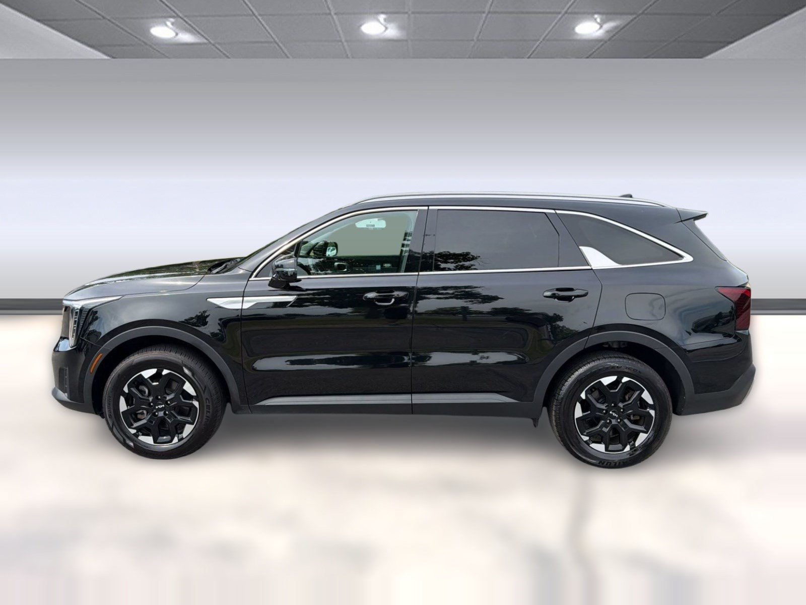 Used 2024 Kia Sorento S AWD/4WD image 2