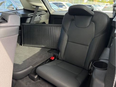 Used 2023 Volvo XC90 B6 Plus w/ Protection Package Premier image 11