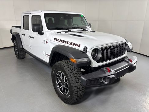New 2026 Jeep Gladiator Rubicon w/ Steel Power Dome Hood Package AWD/4WD image 2