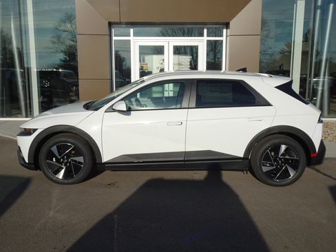 New 2026 Hyundai Ioniq 5 SEL image 2