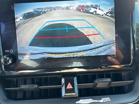 Used 2023 Toyota Corolla SE image 30