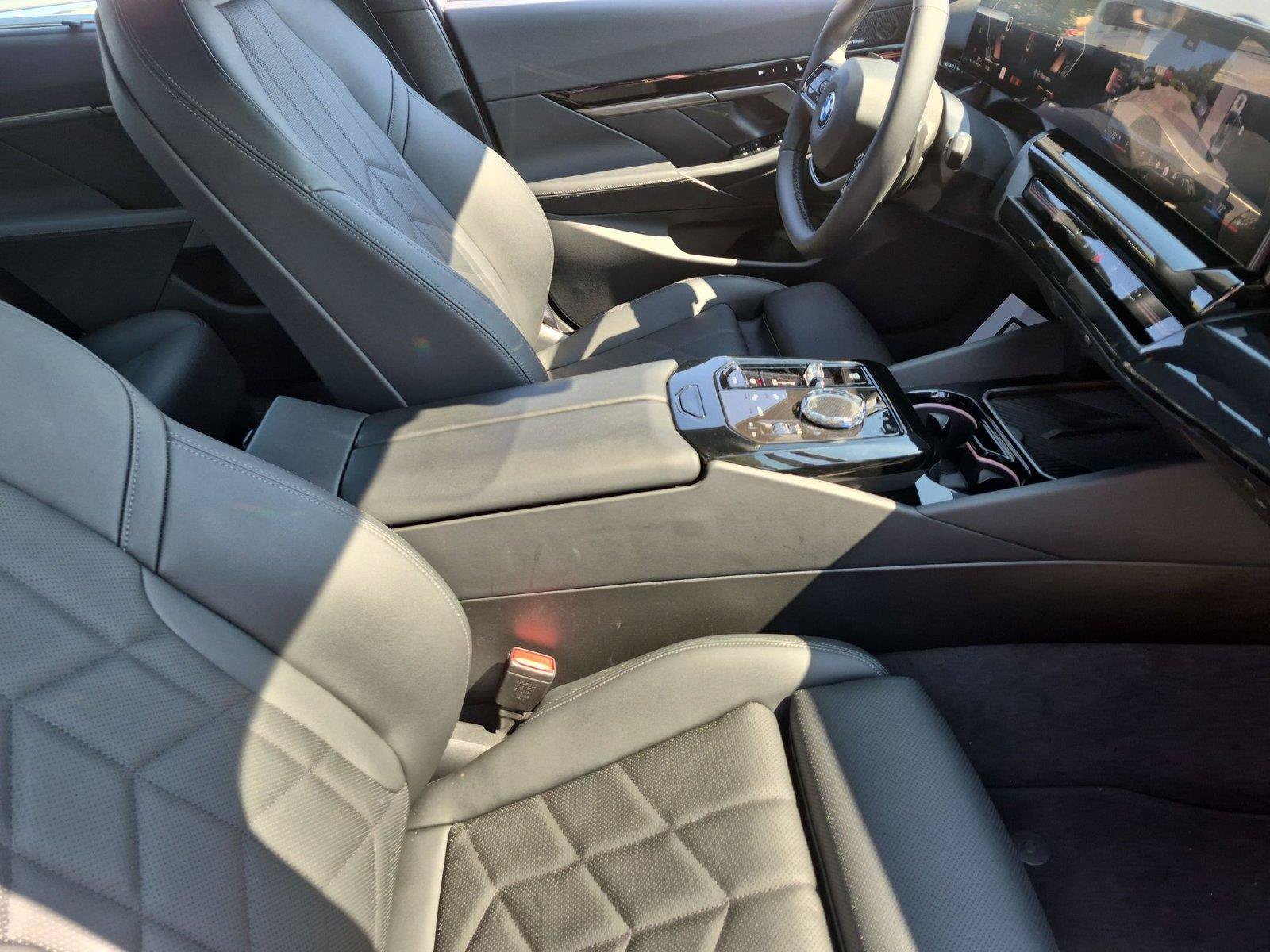 Used 2026 BMW 530i RWD image 37