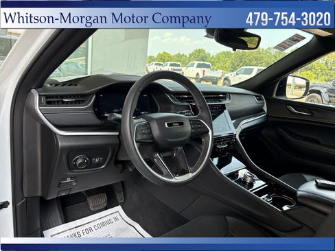 Used 2023 Jeep Grand Cherokee L Laredo RWD image 10