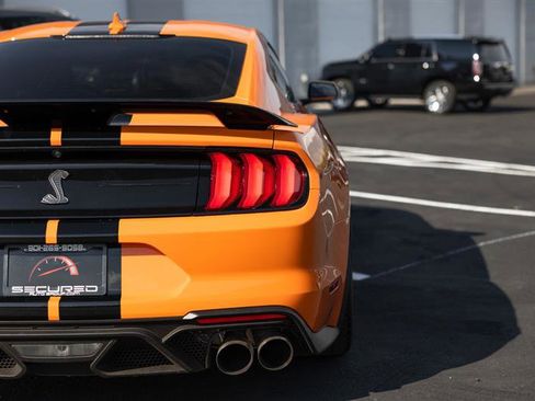Used 2020 Ford Mustang Shelby GT500 w/ Technology Package image 16
