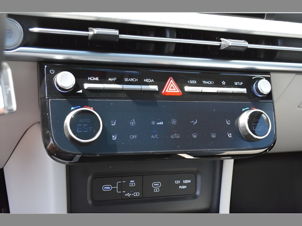 Used 2025 Hyundai Tucson Limited FWD image 26