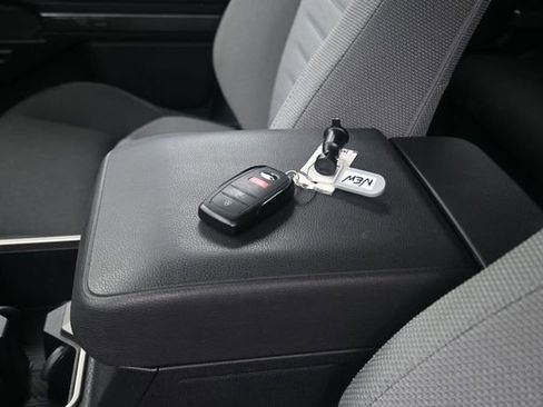 Used 2025 Toyota 4Runner TRD Off-Road AWD/4WD image 9