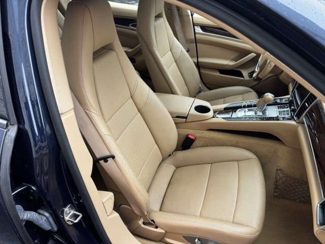 Used 2013 Porsche Panamera 4 w/ Bose Audio Pkg AWD/4WD image 34