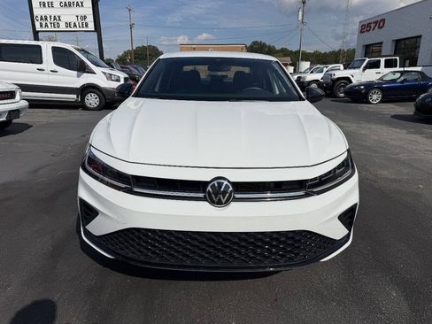 Used 2025 Volkswagen Jetta Sport FWD image 2