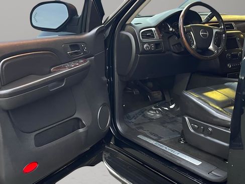 Used 2007 GMC Yukon Denali image 9