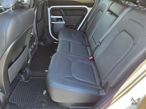 Used 2023 Land Rover Defender 110 S image 11