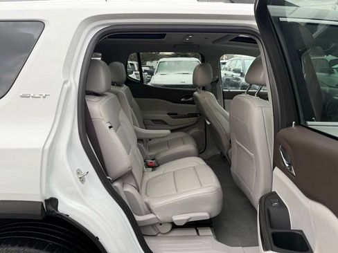 Used 2023 GMC Acadia SLT image 28