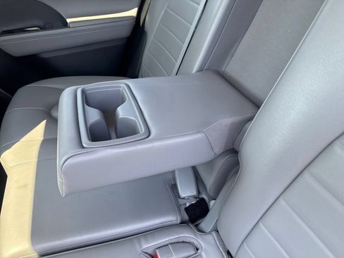 Used 2023 Toyota Highlander XLE AWD/4WD image 35