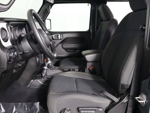 Used 2025 Jeep Wrangler Sport AWD/4WD image 7