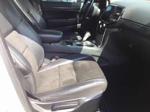 Used 2019 Jeep Grand Cherokee Altitude AWD/4WD image 22
