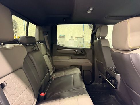 Used 2025 Chevrolet Silverado 1500 ZR2 w/ Technology Package image 27