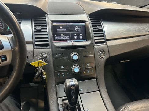 Used 2014 Ford Taurus SEL w/ Equipment Group 201A image 16