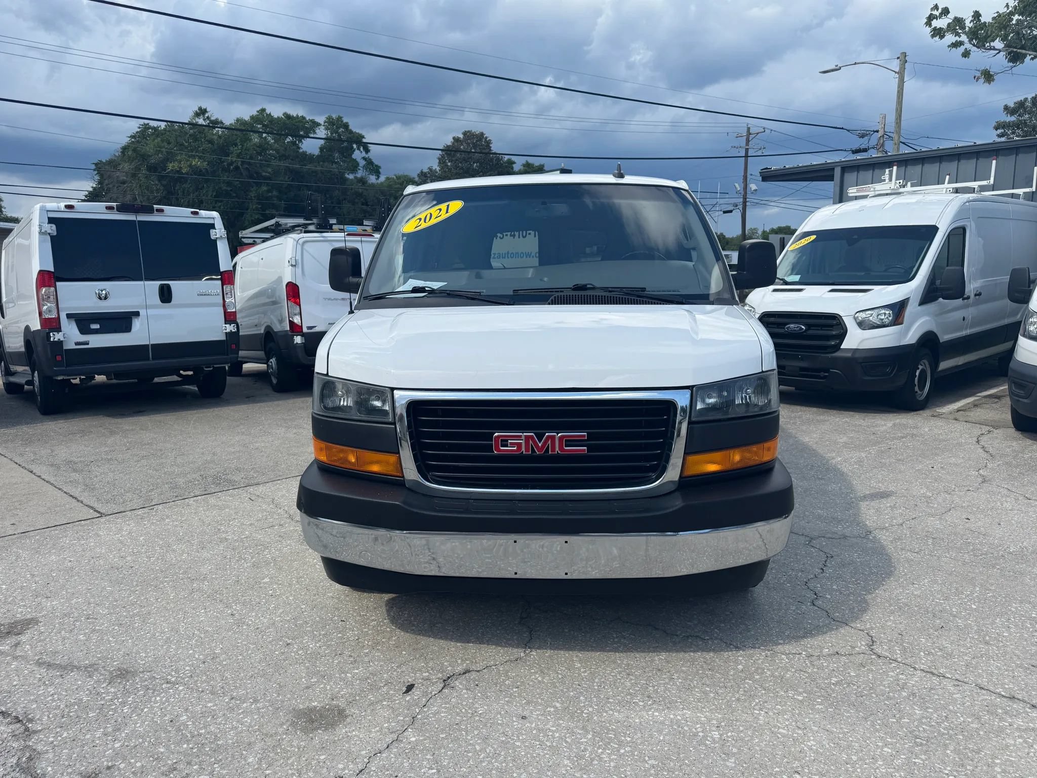 Used 2021 GMC Savana 2500 w/ Driver Convenience Package RWD image 3