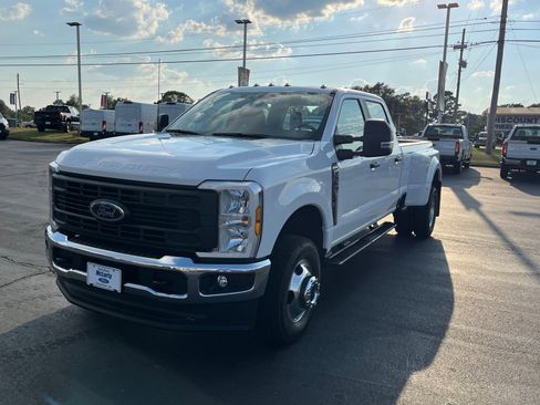New 2026 Ford F350 XL w/ FX4 Off-Road Package image 9