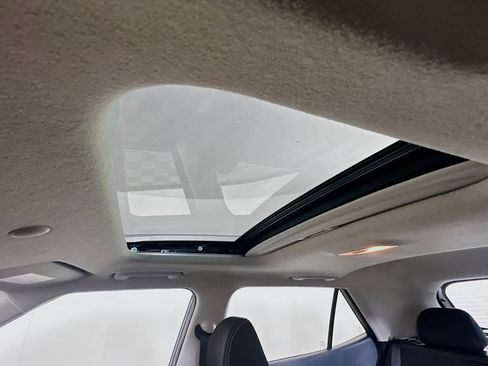 Used 2025 Hyundai Venue SEL image 26