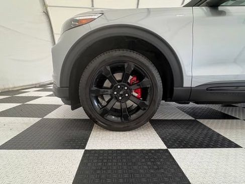Used 2023 Ford Explorer ST w/ Technology Package AWD/4WD image 11