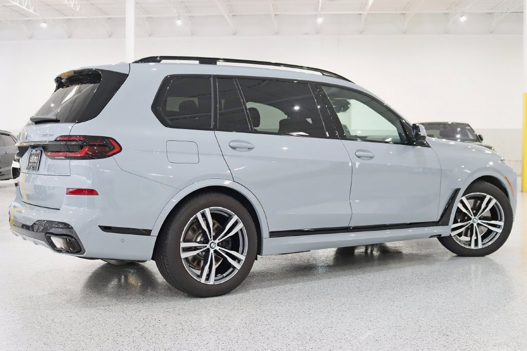 Used 2026 BMW X7 xDrive40i w/ M Sport Package AWD/4WD image 10