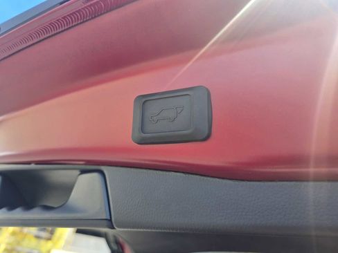 Used 2025 Toyota RAV4 XLE w/ Convenience Package image 18