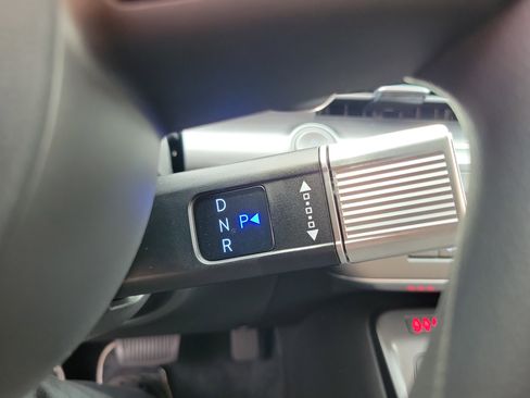 New 2025 Hyundai Kona SE image 8