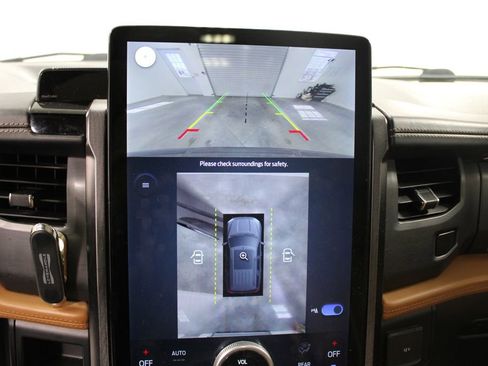 Used 2022 Ford Expedition Platinum image 36