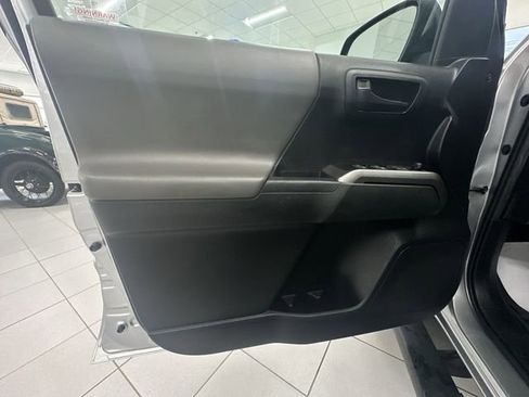Used 2023 Toyota Tacoma SR5 AWD/4WD image 25