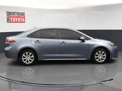 Used 2025 Toyota Corolla LE FWD image 5