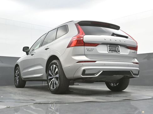 Certified 2024 Volvo XC60 B5 Plus AWD/4WD image 25
