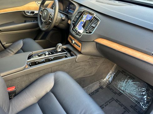 Used 2024 Volvo XC90 T8 Plus image 18