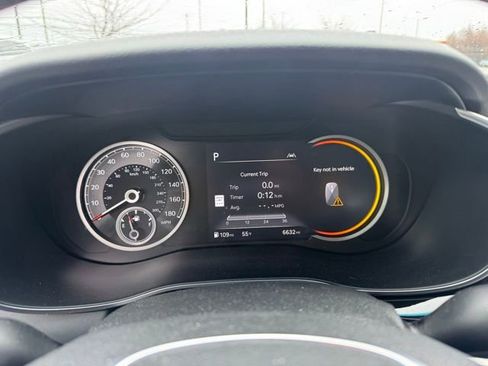 Used 2025 Genesis G70 2.5T image 27