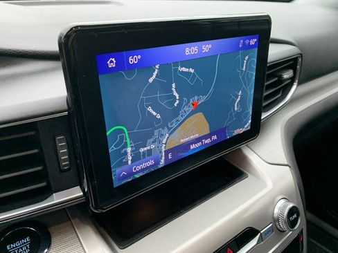 Used 2022 Ford Explorer XLT w/ Equipment Group 202A image 29